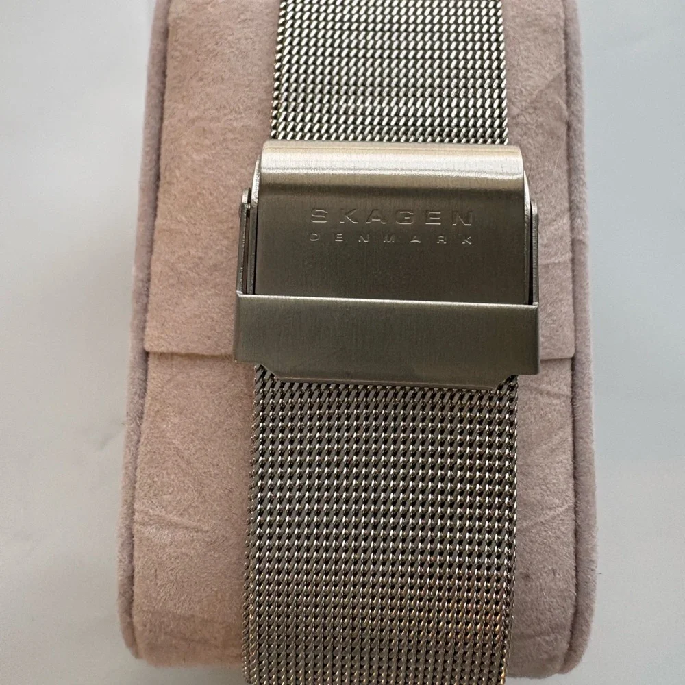 Skagen Stainless Steel Mesh Watch White Dial Date 24-Hour - Picture 6 of 10